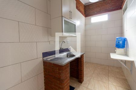 Cozinha de casa para alugar com 1 quarto, 60m² em Caxingui, São Paulo