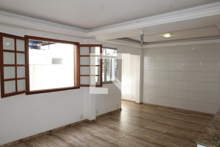 Kitnet de apartamento para alugar com 1 quarto, 70m² em Olaria, Rio de Janeiro