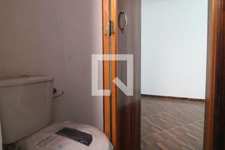 Banheiro de kitnet/studio para alugar com 1 quarto, 24m² em Vila Cruzeiro, São Paulo