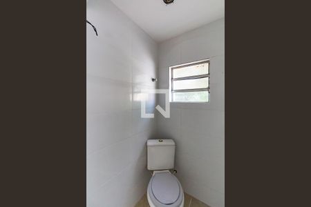 Banheiro de apartamento para alugar com 1 quarto, 25m² em Vila Brasilina, São Paulo