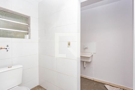 Banheiro de apartamento para alugar com 1 quarto, 25m² em Vila Brasilina, São Paulo