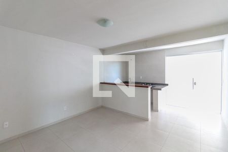 Sala de casa para alugar com 2 quartos, 70m² em Milionários (barreiro), Belo Horizonte