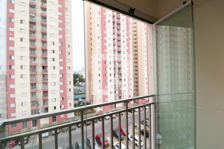 Sacada  de apartamento para alugar com 3 quartos, 66m² em Vila Carlos de Campos, São Paulo