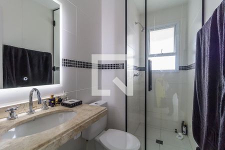 Banheiro de apartamento para alugar com 1 quarto, 50m² em Vila Mogilar, Mogi das Cruzes