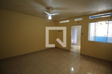 Sala de casa para alugar com 1 quarto, 50m² em Rocha, São Gonçalo