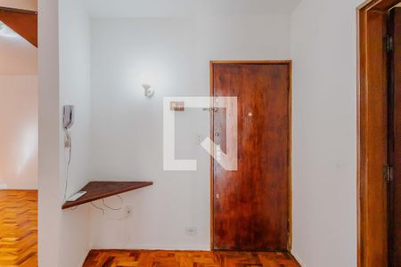 Corredor de apartamento para alugar com 2 quartos, 100m² em Cerqueira César, São Paulo