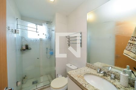 Banheiro da Suíte de apartamento à venda com 2 quartos, 70m² em Jardim Lindóia, Porto Alegre