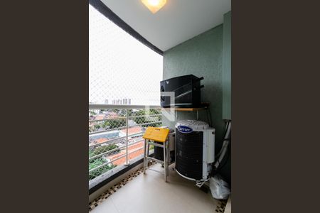 Varanda de apartamento para alugar com 3 quartos, 64m² em Vila Mangalot, São Paulo