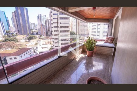 Apartamento para alugar com 4 quartos, 190m² em Aclimação, São Paulo