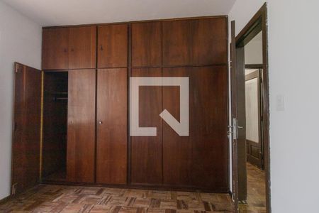 Quarto 1 de casa para alugar com 4 quartos, 150m² em Bacacheri, Curitiba