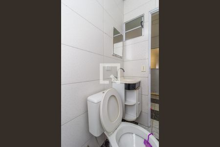 Lavabo de casa de condomínio para alugar com 2 quartos, 85m² em Vila Perracini, Poá