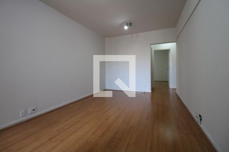 Sala de apartamento à venda com 1 quarto, 72m² em Vila Itapura, Campinas