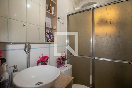 Banheiro de apartamento à venda com 1 quarto, 35m² em Jardim Europa, Porto Alegre