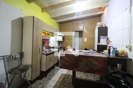 Cozinha de casa à venda com 4 quartos, 350m² em Mathias Velho, Canoas