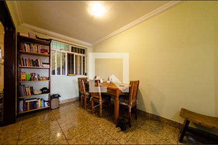 Sala de casa à venda com 2 quartos, 308m² em Serra, Belo Horizonte