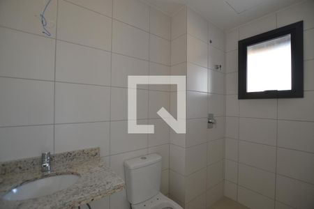 Banheiro da Suíte de apartamento à venda com 3 quartos, 81m² em Santana, Porto Alegre