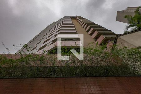 Apartamento para alugar com 120m², 2 quartos e 2 vagas Apartamento para alugar com 120m², 2 quartos e 2 vagasFachada