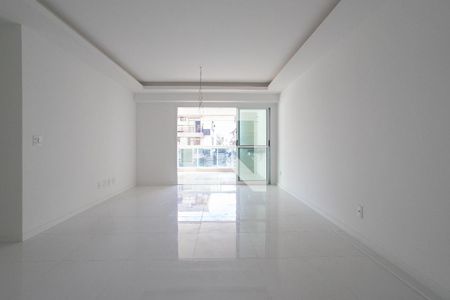 Sala de apartamento para alugar com 3 quartos, 133m² em Recreio dos Bandeirantes, Rio de Janeiro