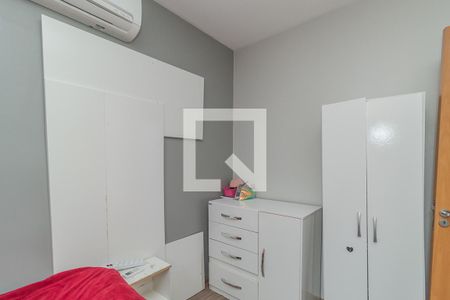 Quarto 1 de apartamento para alugar com 2 quartos, 47m² em Rubem Berta, Porto Alegre