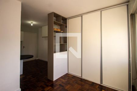 Quarto de kitnet/studio à venda com 1 quarto, 27m² em Jardim Botânico, Porto Alegre