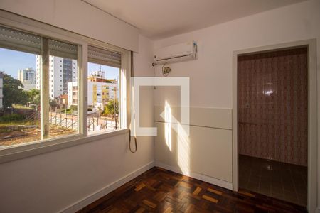 Quarto de kitnet/studio à venda com 1 quarto, 27m² em Jardim Botânico, Porto Alegre