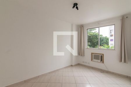 Quarto  de apartamento para alugar com 2 quartos, 55m² em Jacarepaguá, Rio de Janeiro