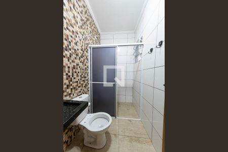 Banheiro de apartamento para alugar com 1 quarto, 46m² em Parque Santa Madalena, São Paulo