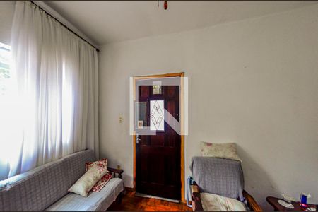 Casa à venda com 130m², 3 quartos e 2 vagasSala