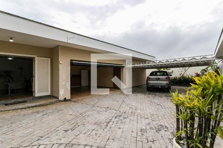 Garagem de casa para alugar com 6 quartos, 450m² em Vila Oliveira, Mogi das Cruzes