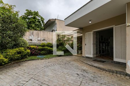 Garagem de casa para alugar com 6 quartos, 450m² em Vila Oliveira, Mogi das Cruzes