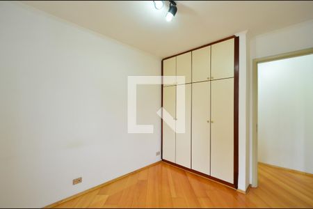 Quarto 1 de apartamento para alugar com 2 quartos, 58m² em Bosque da Saúde, São Paulo