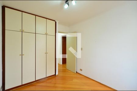 Quarto 1 de apartamento para alugar com 2 quartos, 58m² em Bosque da Saúde, São Paulo