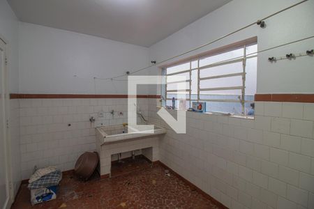 Casa à venda com 550m², 4 quartos e 8 vagas Casa à venda com 550m², 4 quartos e 8 vagasÁrea de Serviço