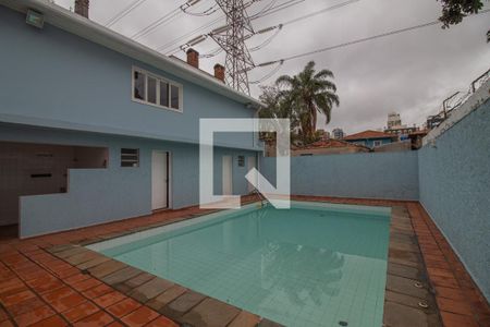Casa à venda com 550m², 4 quartos e 8 vagas Casa à venda com 550m², 4 quartos e 8 vagasPiscina