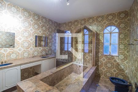 Casa à venda com 550m², 4 quartos e 8 vagas Casa à venda com 550m², 4 quartos e 8 vagasBanheiro