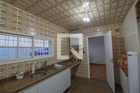 Casa à venda com 550m², 4 quartos e 8 vagas Casa à venda com 550m², 4 quartos e 8 vagasCozinha