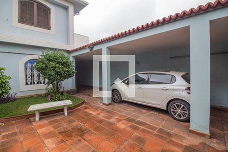 Casa à venda com 550m², 4 quartos e 8 vagas Casa à venda com 550m², 4 quartos e 8 vagasFachada