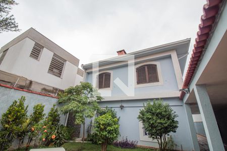 Casa à venda com 550m², 4 quartos e 8 vagas Casa à venda com 550m², 4 quartos e 8 vagasFachada