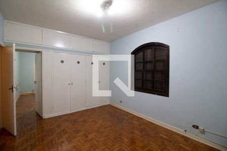 Casa à venda com 550m², 4 quartos e 8 vagas Casa à venda com 550m², 4 quartos e 8 vagasSuíte