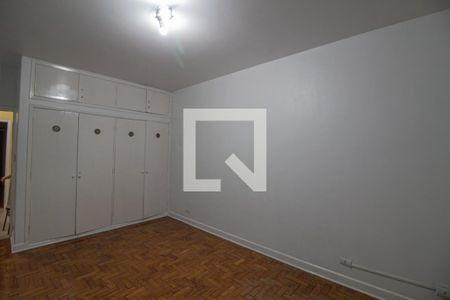 Casa à venda com 550m², 4 quartos e 8 vagas Casa à venda com 550m², 4 quartos e 8 vagasQuarto 4