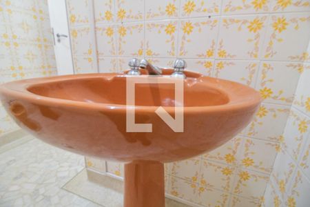 Casa à venda com 550m², 4 quartos e 8 vagas Casa à venda com 550m², 4 quartos e 8 vagasSuíte