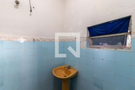 Banheiro de casa para alugar com 2 quartos, 50m² em Vila Continental, São Paulo