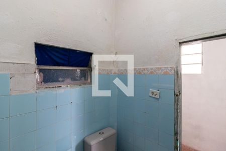 Banheiro de casa para alugar com 2 quartos, 50m² em Vila Continental, São Paulo