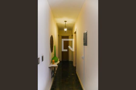 Corredor de apartamento à venda com 3 quartos, 95m² em Bela Vista, Porto Alegre