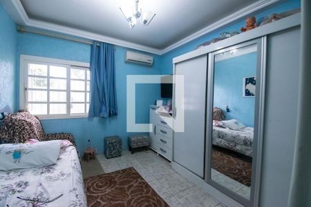 Quarto 1 de casa à venda com 3 quartos, 280m² em Coronel Aparicio Borges, Porto Alegre