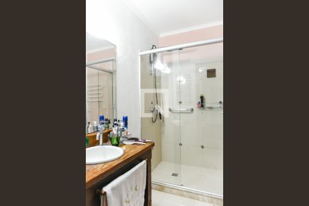 Banheiro da Suíte de apartamento à venda com 3 quartos, 250m² em Passo D’areia, Porto Alegre