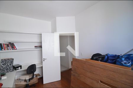 Quarto 3 de apartamento para alugar com 3 quartos, 70m² em Buritis, Belo Horizonte