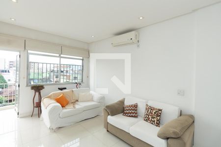 Sala e acesso para varanda de apartamento à venda com 2 quartos, 77m² em Vila da Penha, Rio de Janeiro