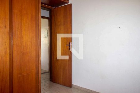 Quarto 2 de apartamento para alugar com 2 quartos, 50m² em Brasil, Uberlândia