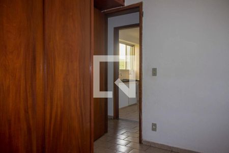 Quarto 1 de apartamento para alugar com 2 quartos, 50m² em Brasil, Uberlândia